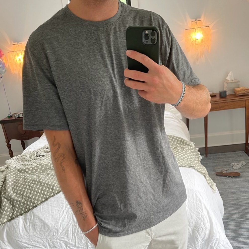 Lululemon MENS tee